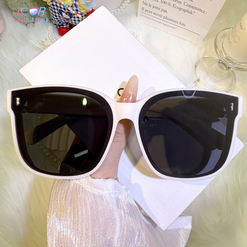 Schwarze Punkte Brillenkette